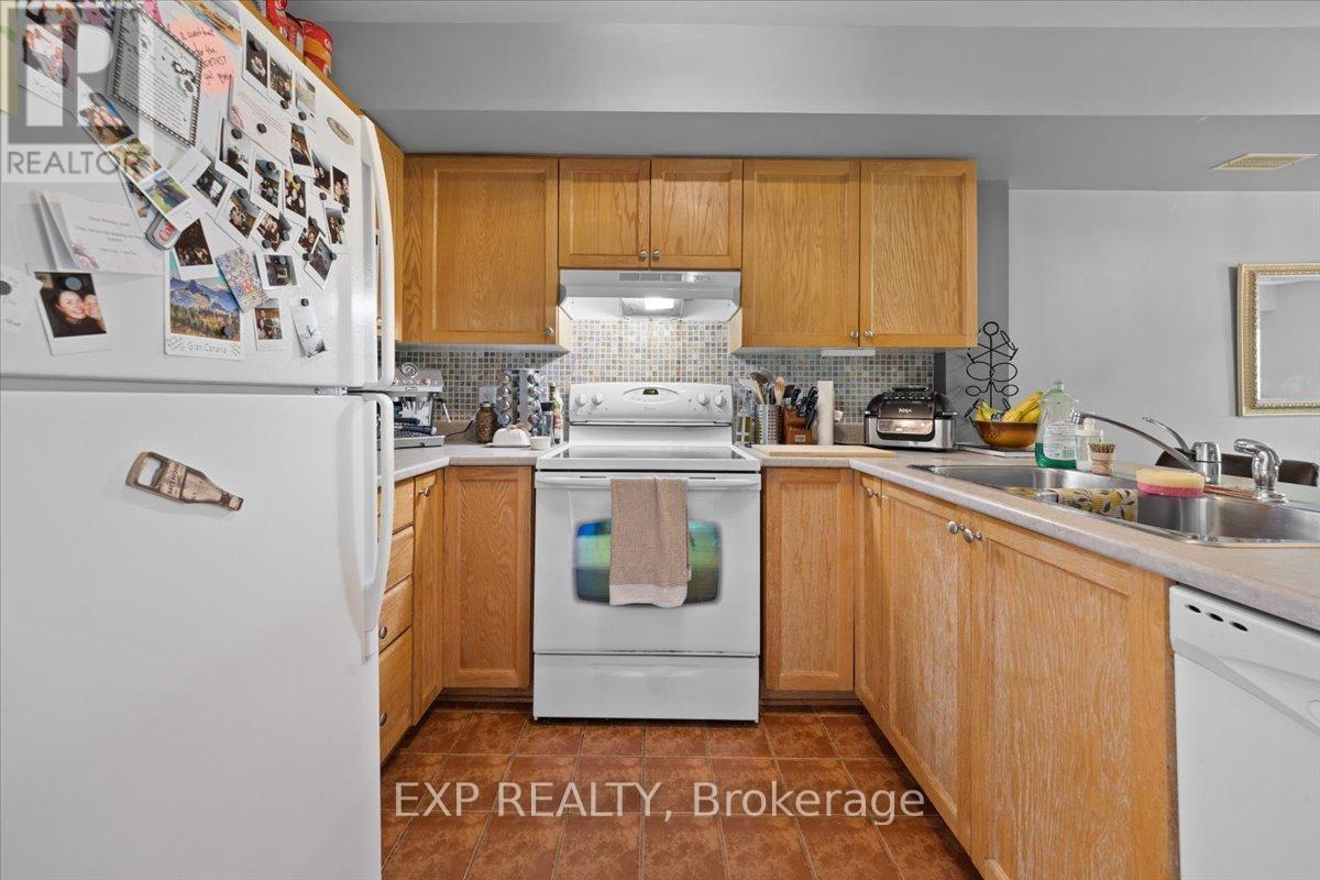 77 Strathaven Private, Ottawa, Ontario  K1J 1K7 - Photo 10 - X13223020