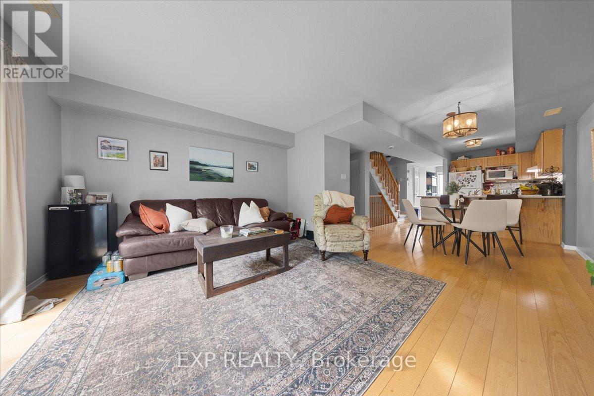 77 Strathaven Private, Ottawa, Ontario  K1J 1K7 - Photo 4 - X13223020