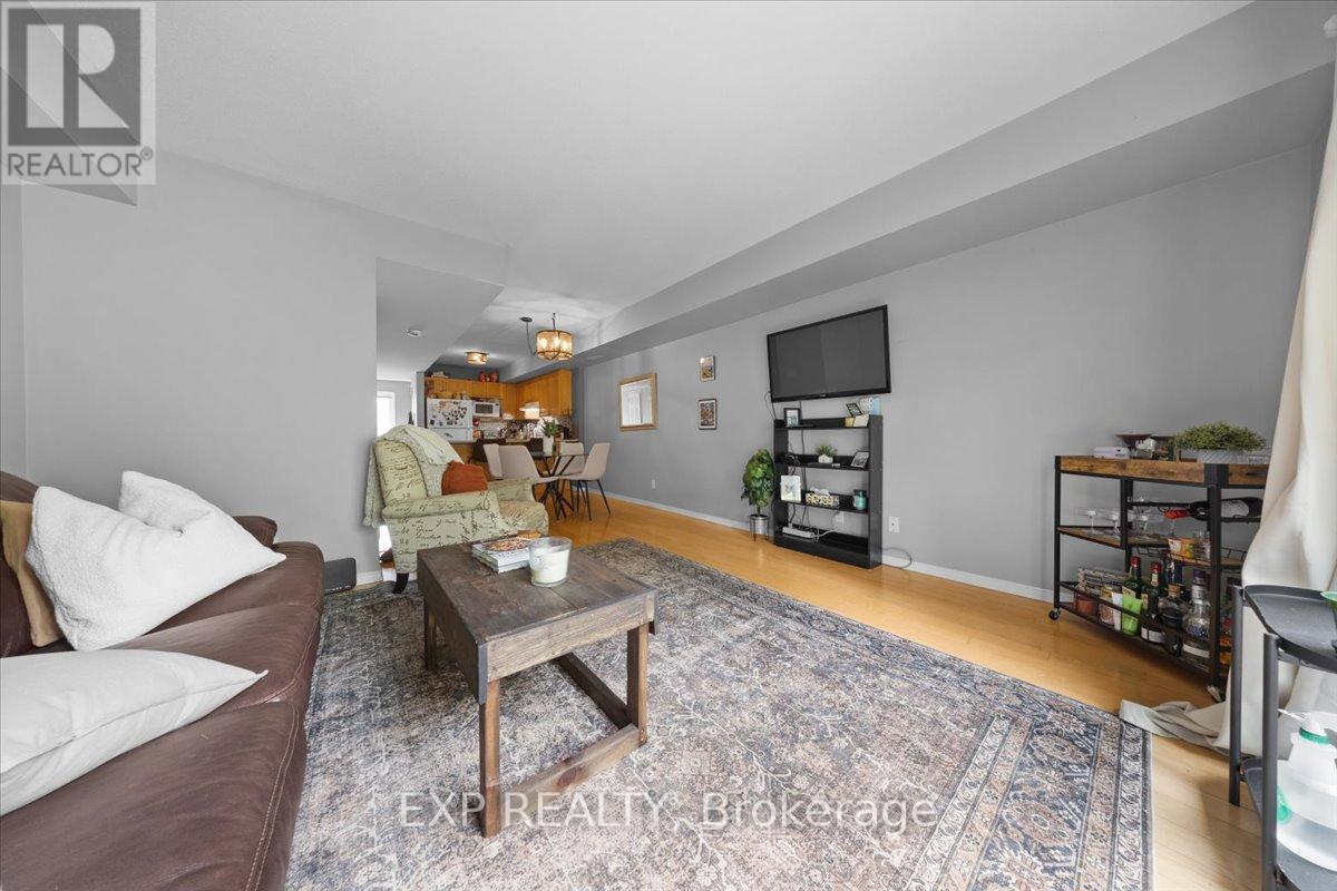 77 Strathaven Private, Ottawa, Ontario  K1J 1K7 - Photo 5 - X13223020