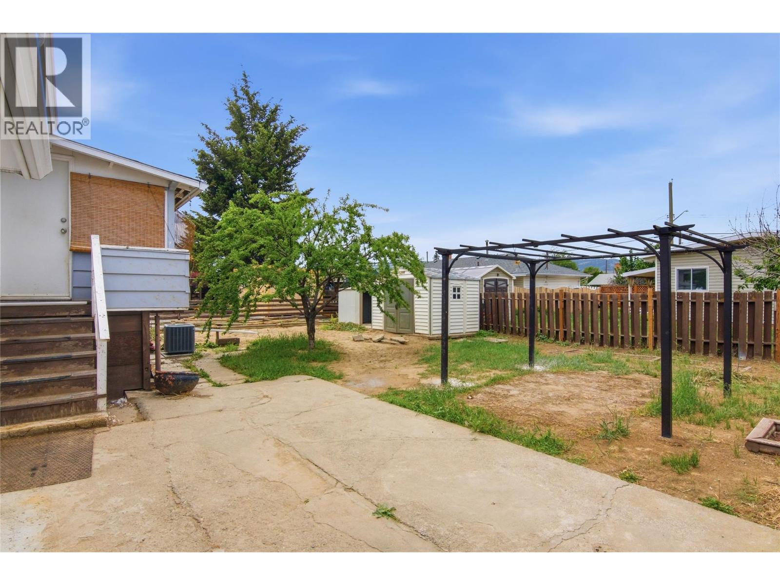 649 Brentwood Avenue, Kamloops, British Columbia  V2B 1P4 - Photo 8 - 10389207