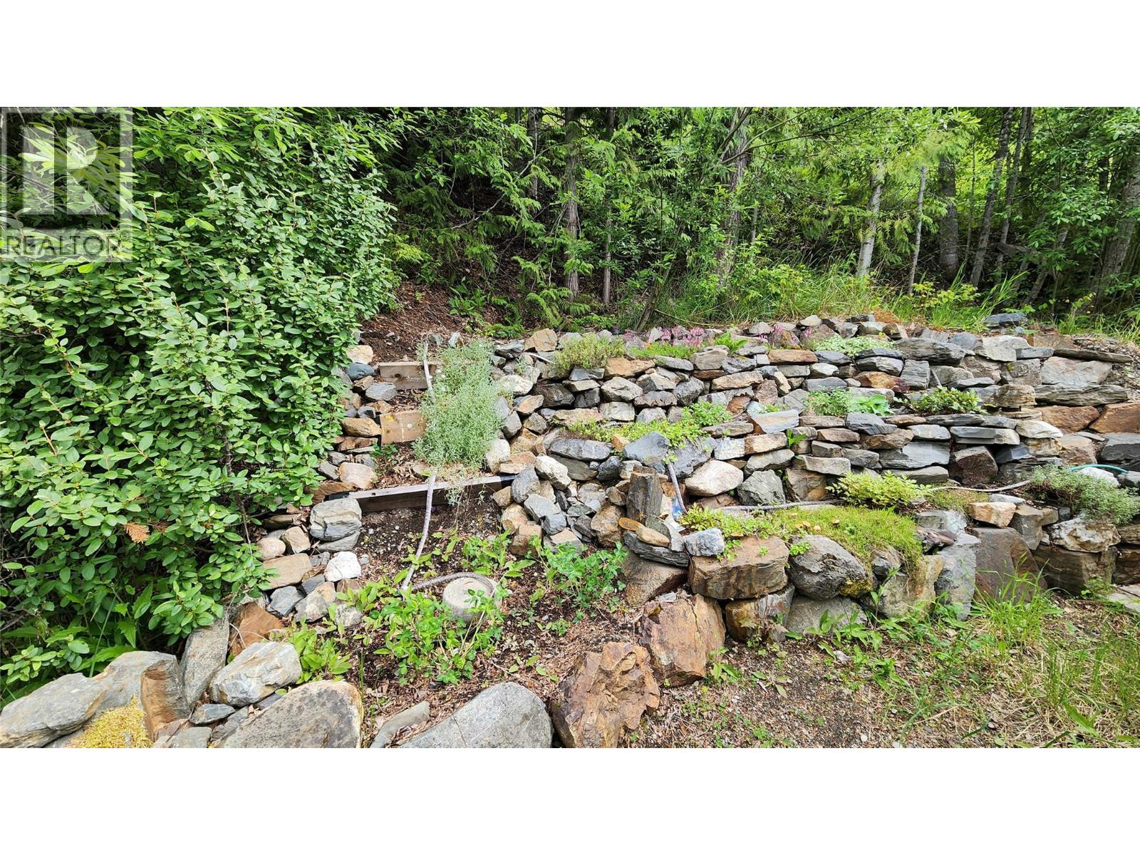 3015 6 Highway, Nakusp, British Columbia  V0G 1R1 - Photo 23 - 10389288