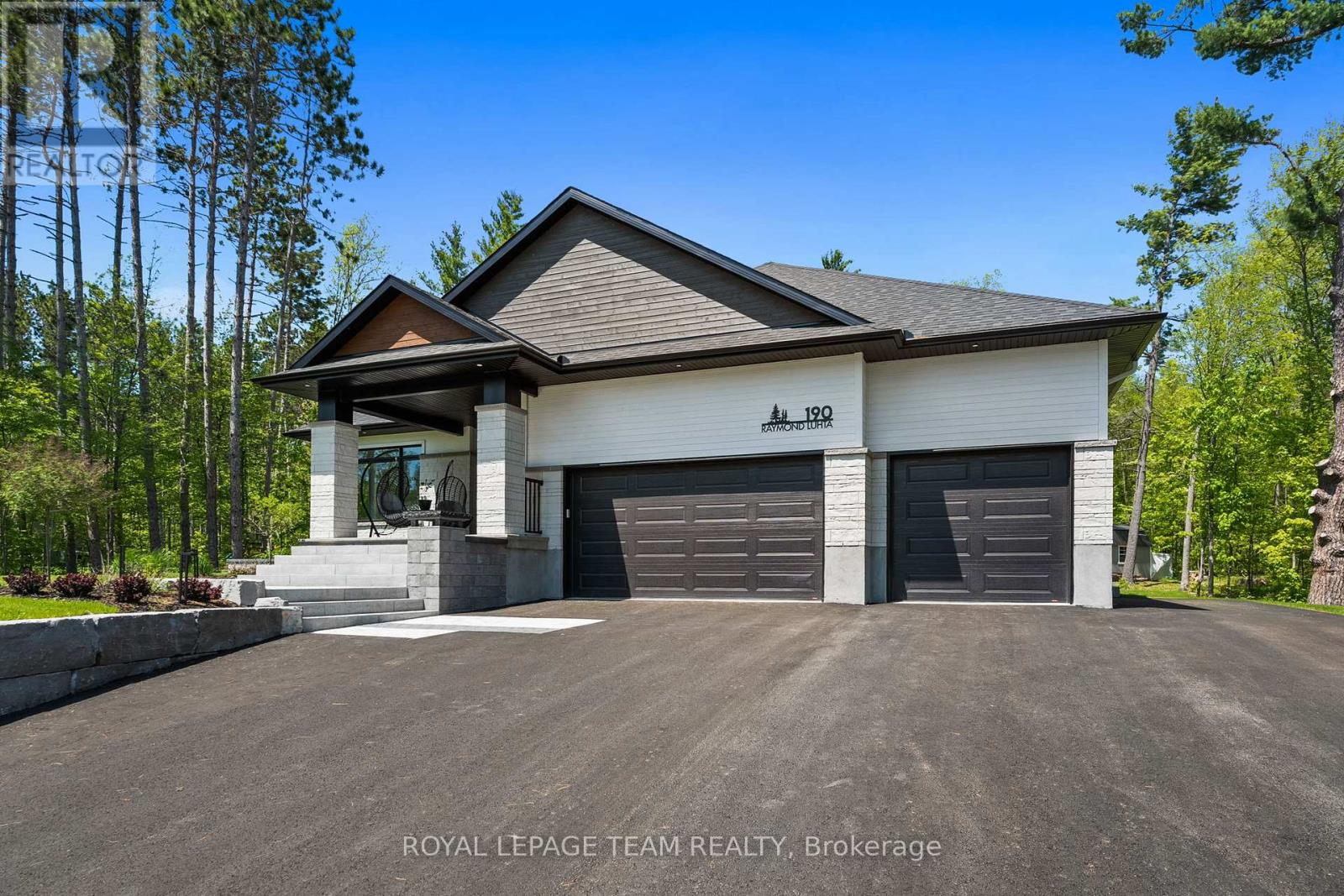 190 Raymond Luhta Crescent, Mcnab/braeside, Ontario  K7S 3G8 - Photo 2 - X12862894