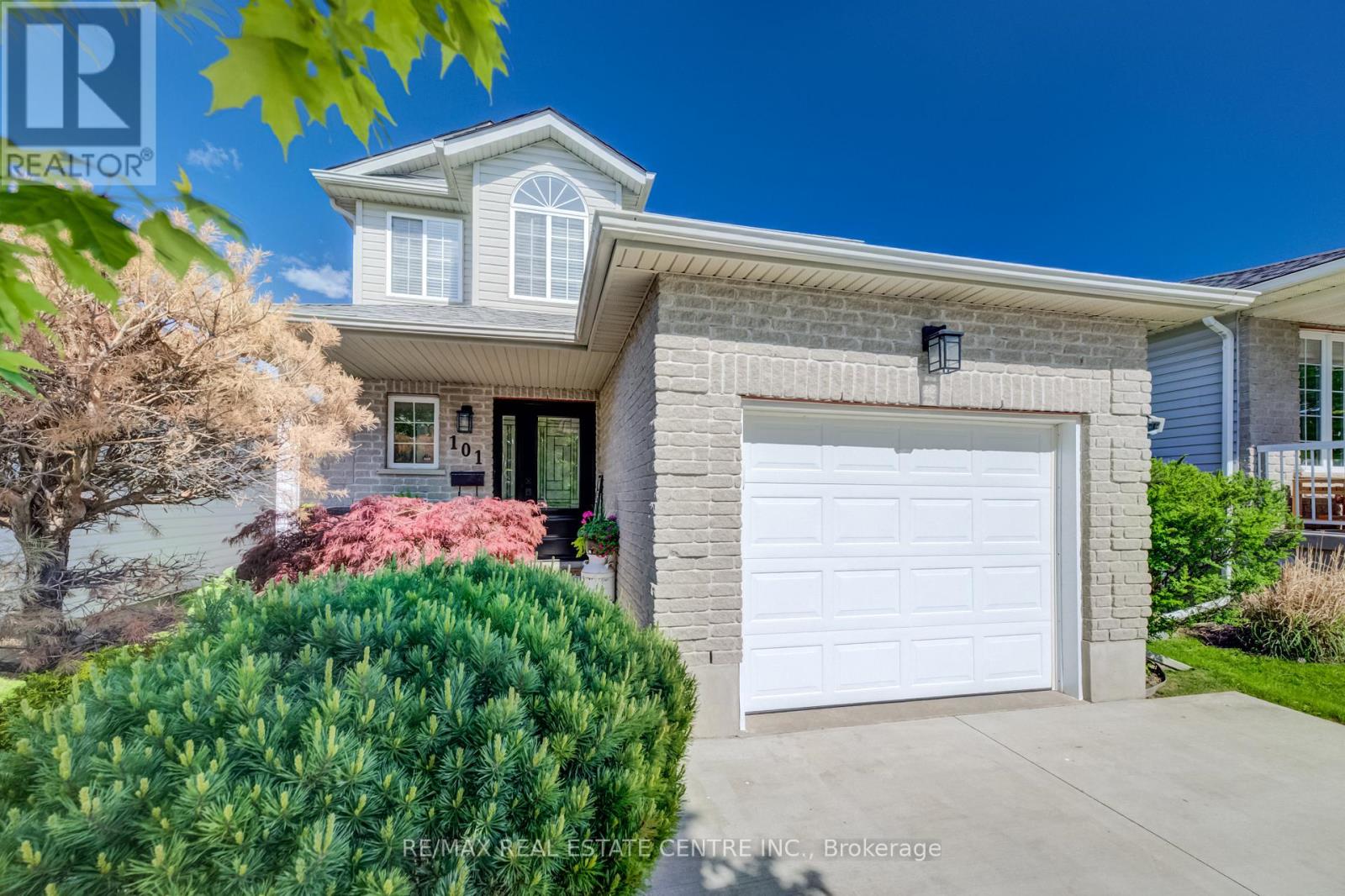 101 Edgemere Drive, Cambridge, Ontario  N1P 1E9 - Photo 3 - X13222544