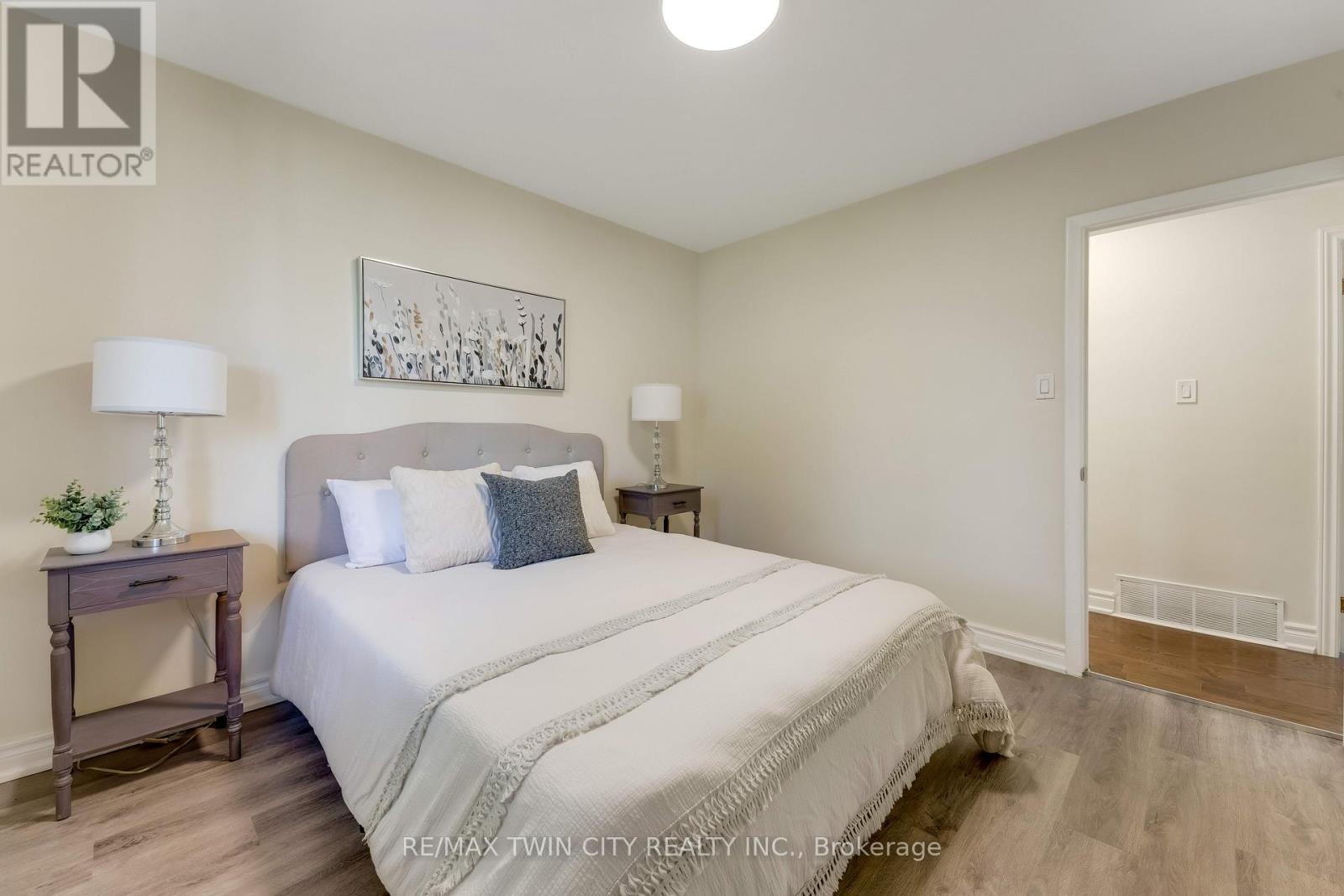 88 Dumbarton Street, Guelph, Ontario  N1E 3T7 - Photo 18 - X13222578
