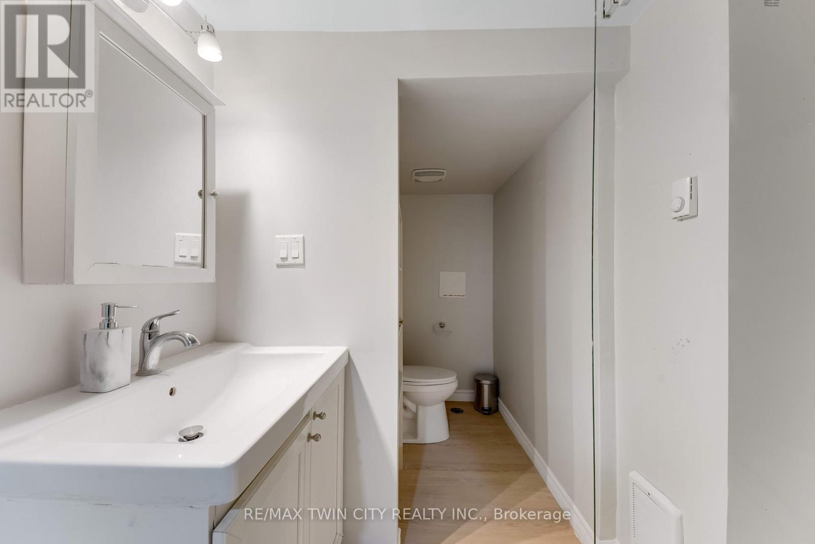 88 Dumbarton Street, Guelph, Ontario  N1E 3T7 - Photo 32 - X13222578