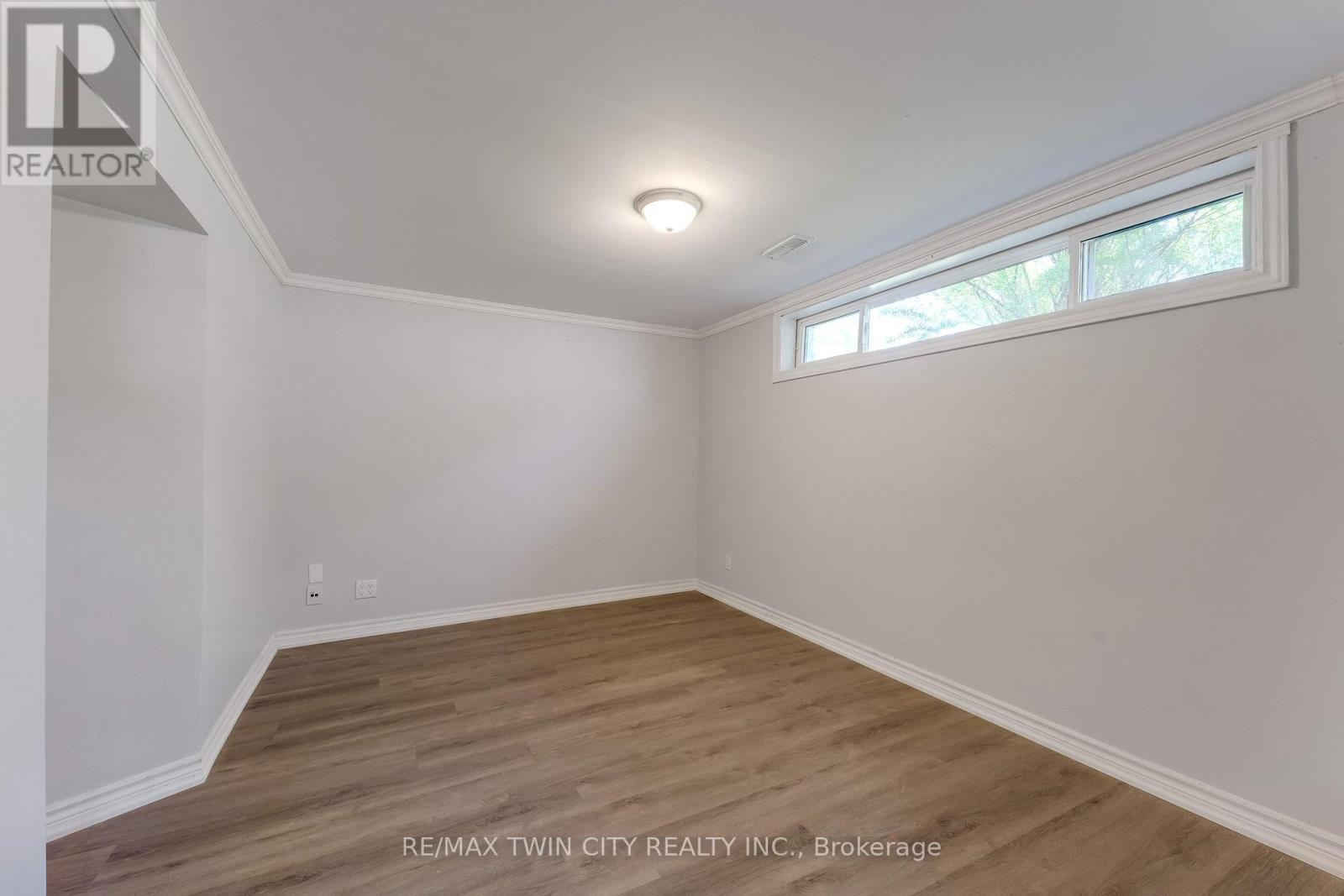 88 Dumbarton Street, Guelph, Ontario  N1E 3T7 - Photo 34 - X13222578