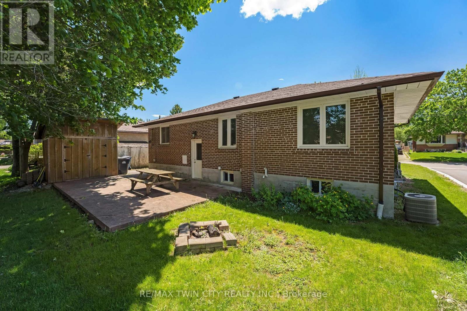 88 Dumbarton Street, Guelph, Ontario  N1E 3T7 - Photo 46 - X13222578