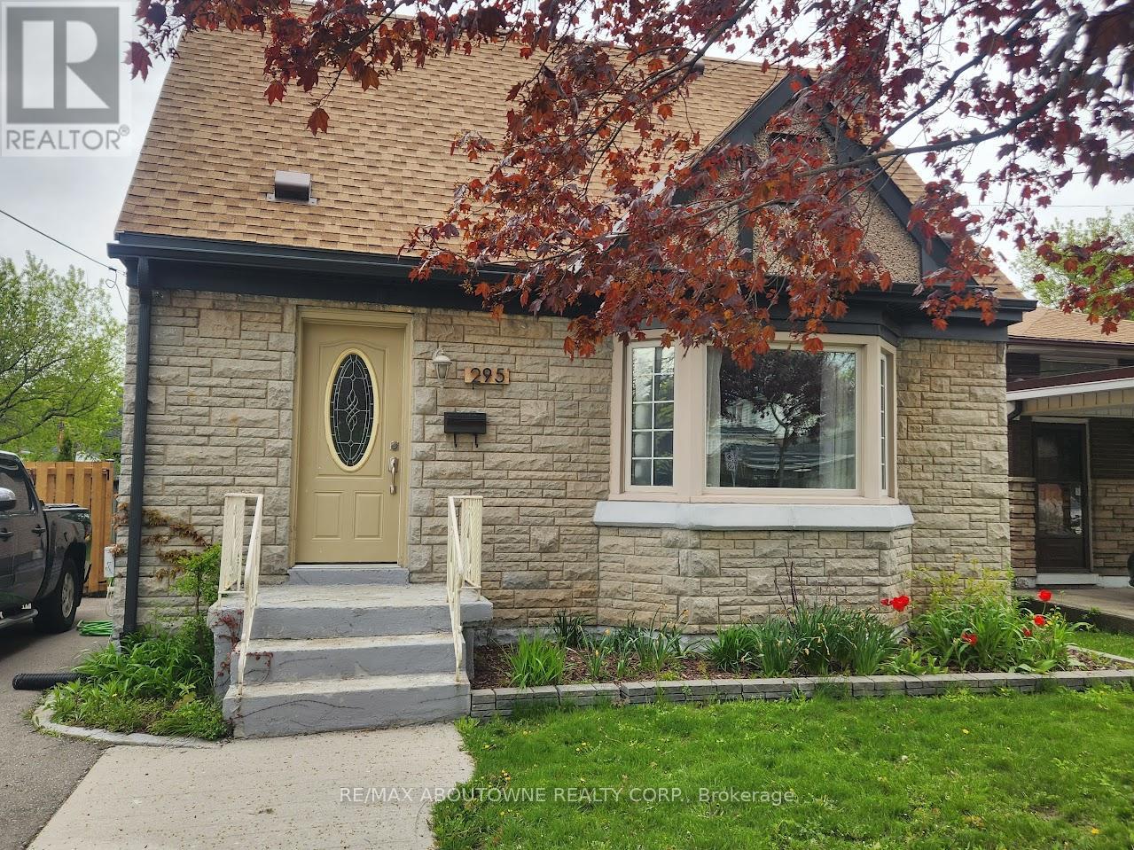 295 QUEENSDALE AVENUE E, Hamilton, Ontario
