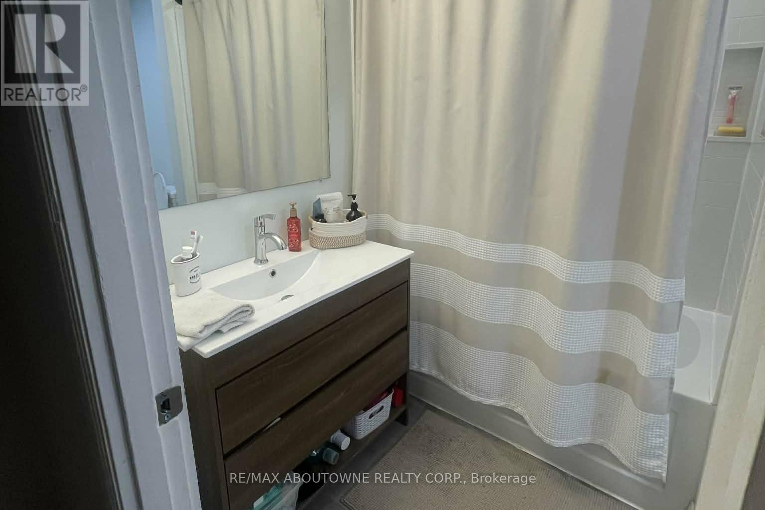 295 Queensdale Avenue E, Hamilton, Ontario  L9A 1L3 - Photo 6 - X13222830