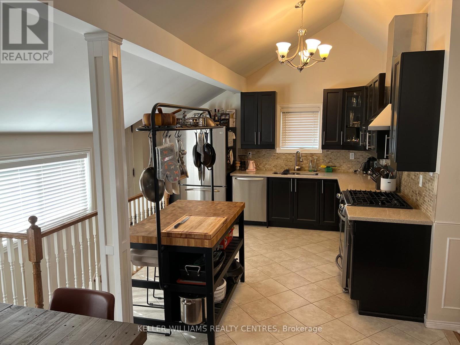 512 Northcliffe Boulevard, Toronto, Ontario M6E 3L5 - Photo 6 - C13222894