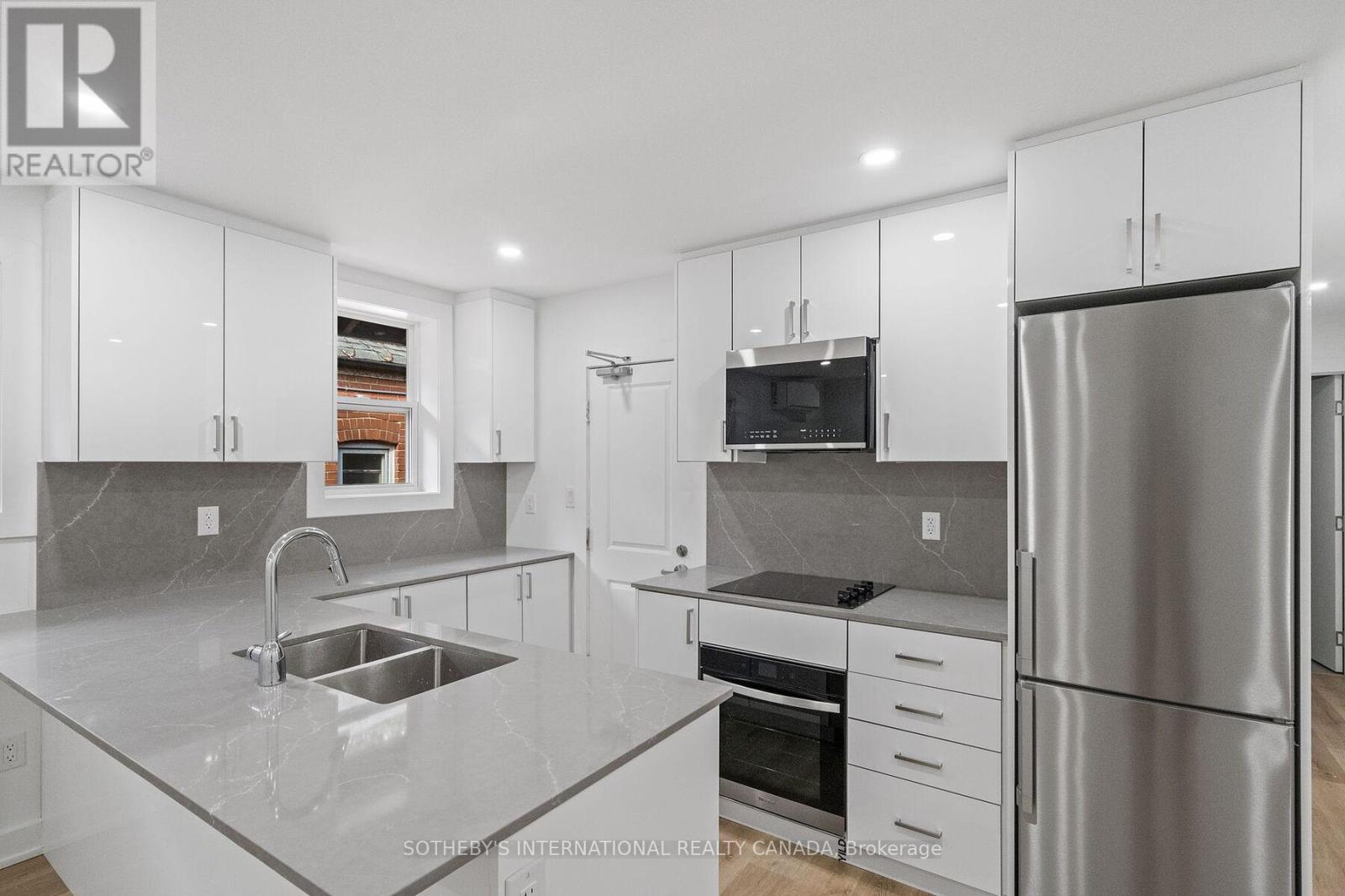 Main - 28 Strathgowan Avenue, Toronto, Ontario  M4N 1B9 - Photo 4 - C13222992
