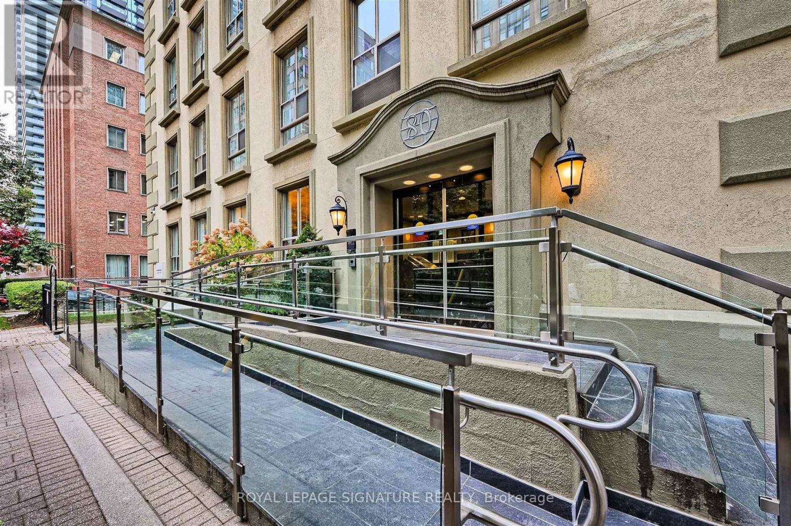 502 - 80 Charles Street E, Toronto, Ontario  M4Y 2W6 - Photo 2 - C13223050