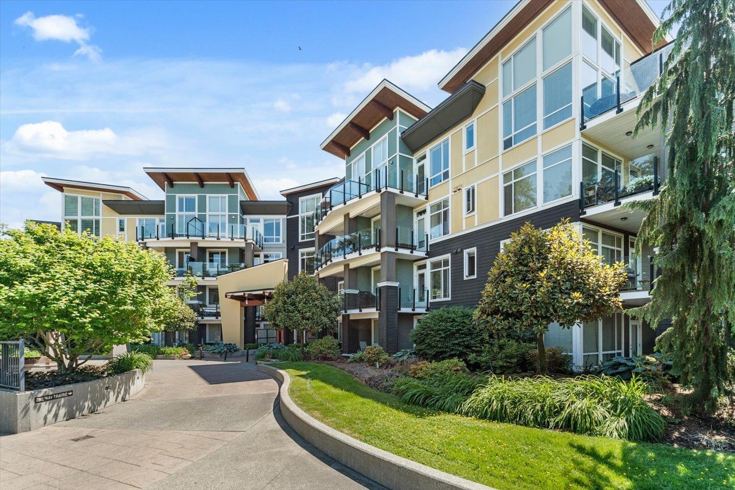 301 45389 Chehalis Drive, Garrison Crossing, Chilliwack, British Columbia  V2R 0T9 - Photo 1 - R3130020