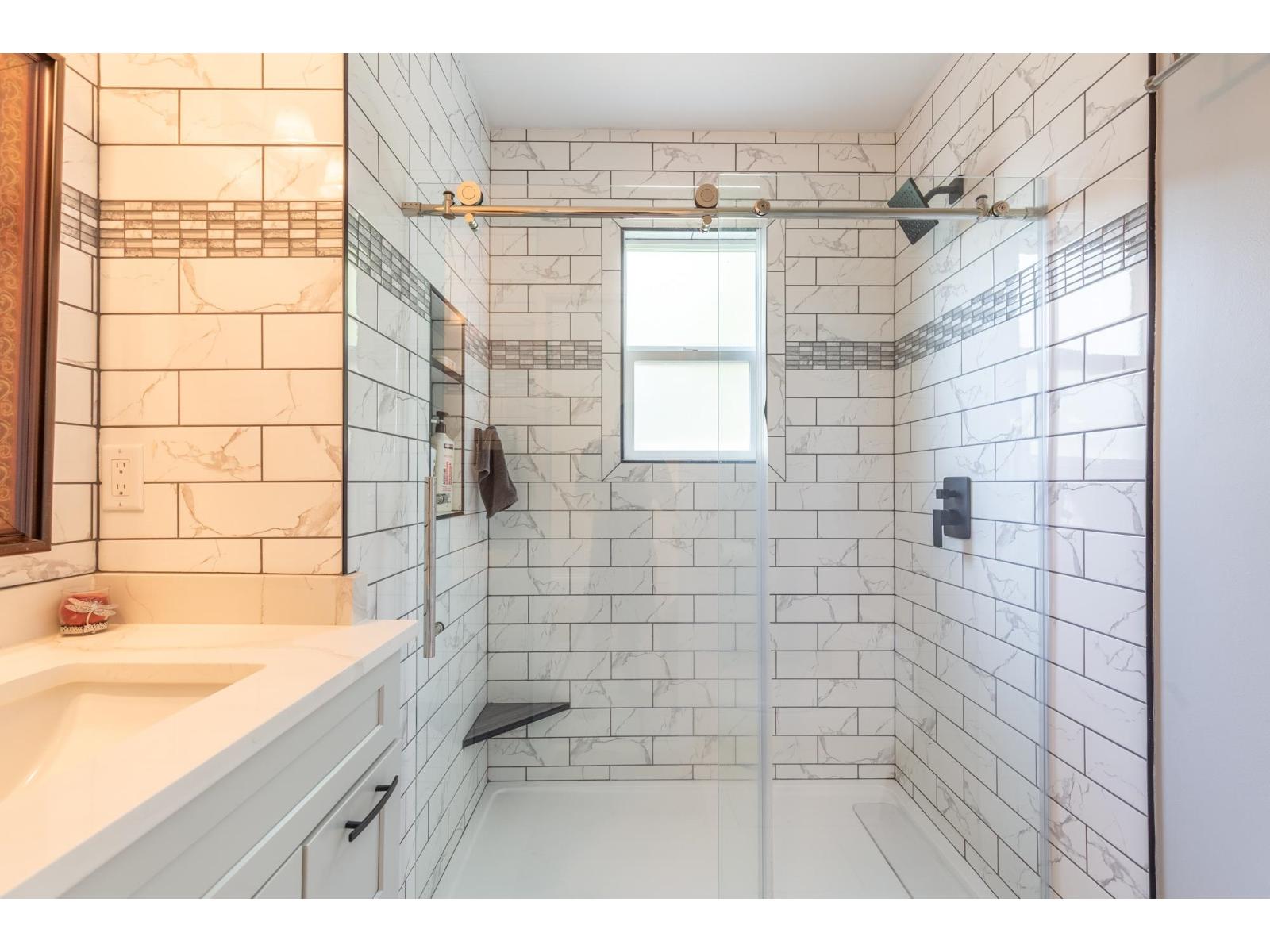 8034 Beaver Drive, Mission, British Columbia  V2V 5R4 - Photo 11 - R3129992