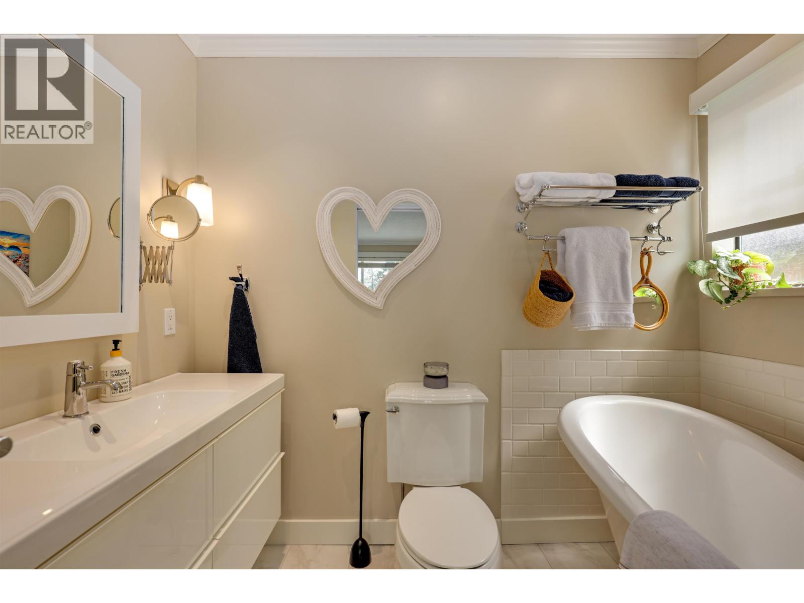 3821 Lonsdale Avenue, North Vancouver, British Columbia  V7N 3K8 - Photo 20 - R3130182
