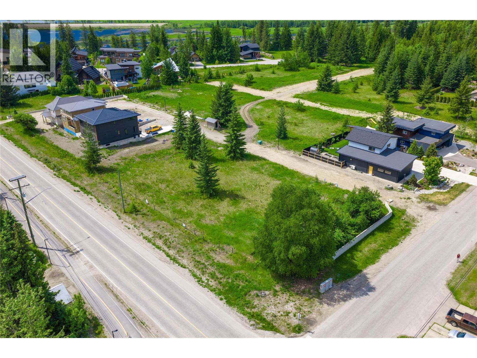 2004 Lanzo Lane Lot# Sl 3, Revelstoke, British Columbia  V0E 2S1 - Photo 3 - 10389109
