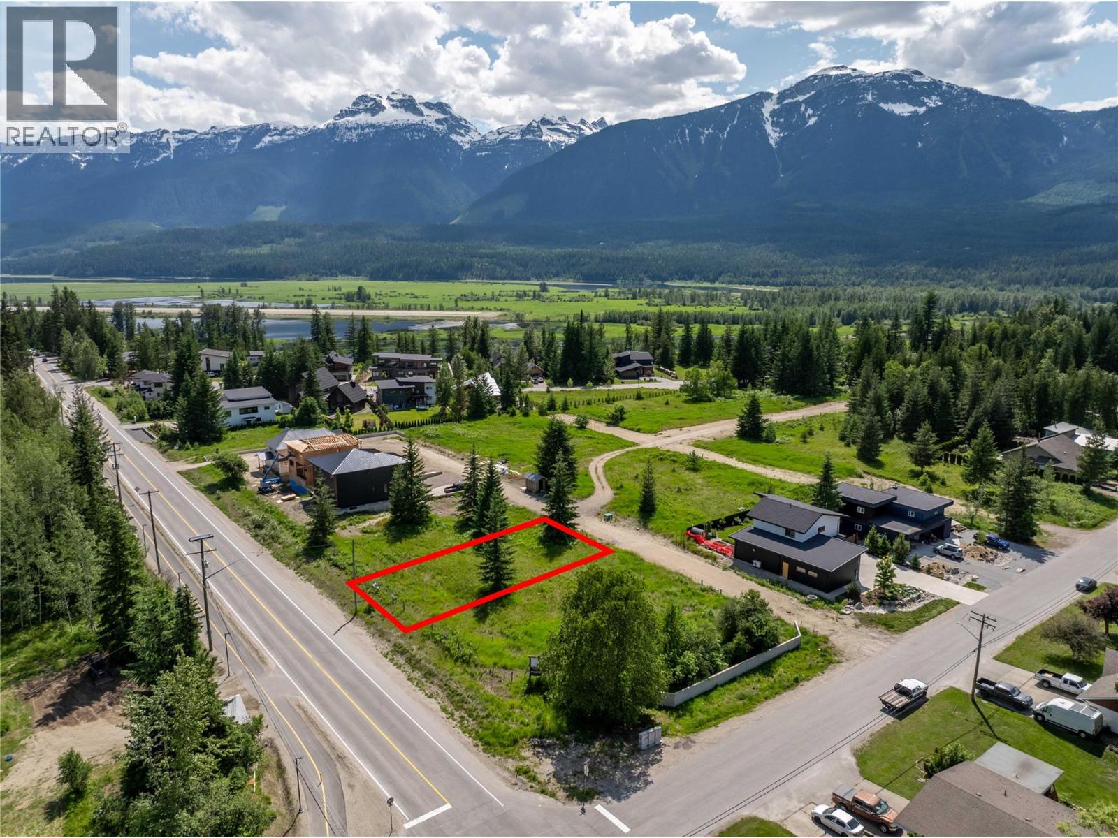 2004 Lanzo Lane Lot# Sl 3, Revelstoke, British Columbia  V0E 2S1 - Photo 1 - 10389109