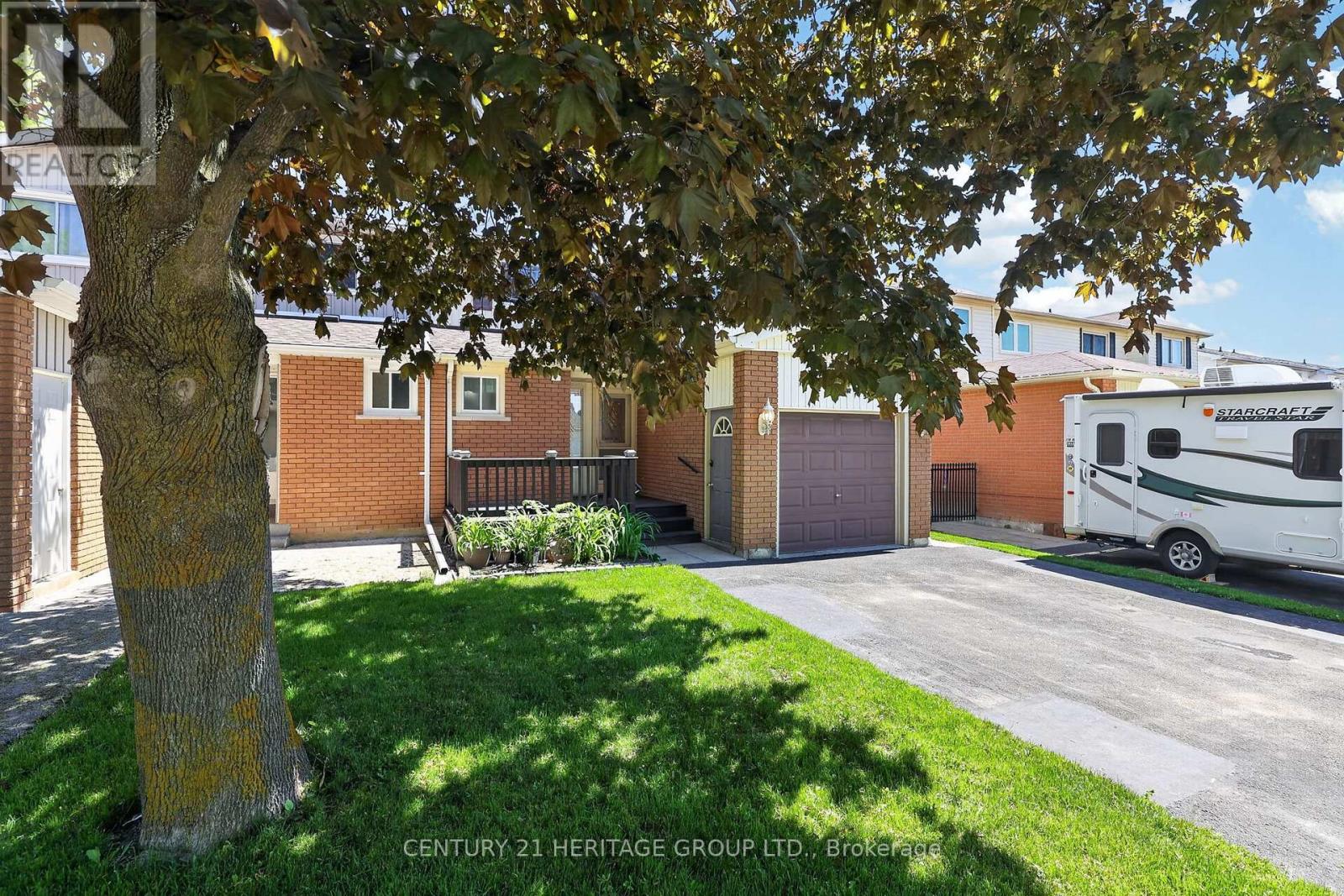 251 Collings Avenue, Bradford West Gwillimbury (Bradford), Ontario  L3Z 1W4 - Photo 2 - N13222944