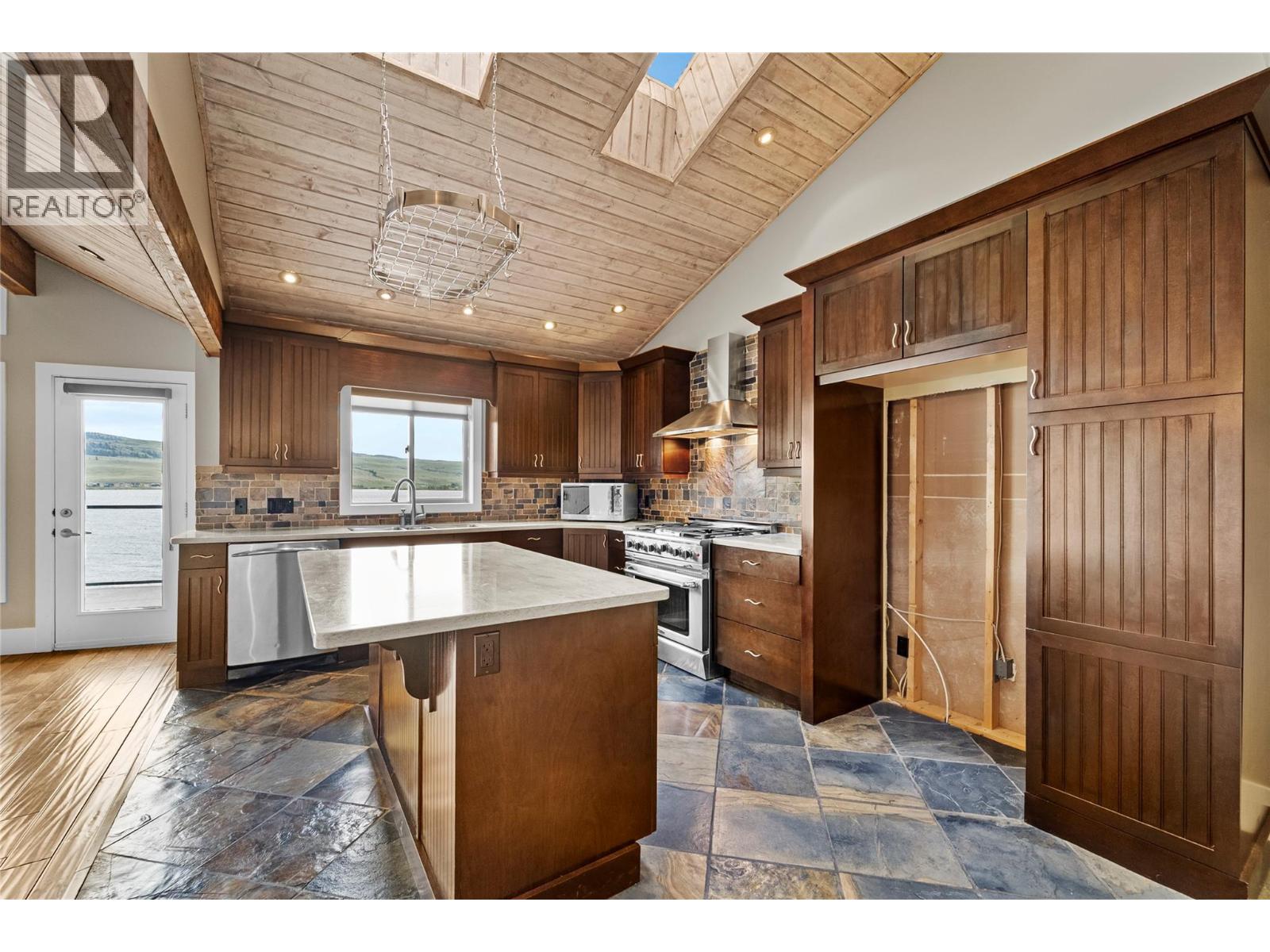 6488 Monck Park Road, Merritt, British Columbia  V1K 1B8 - Photo 23 - 10389603