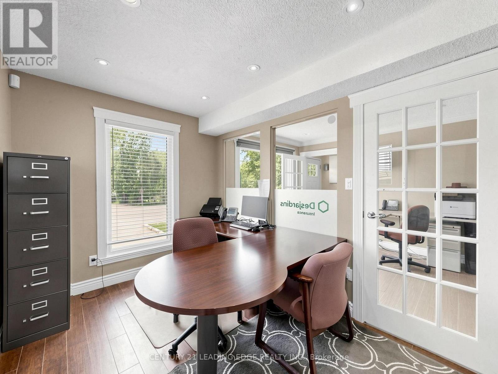 21 Metro Road S, Georgina, Ontario  L4P 1V7 - Photo 10 - N13222996