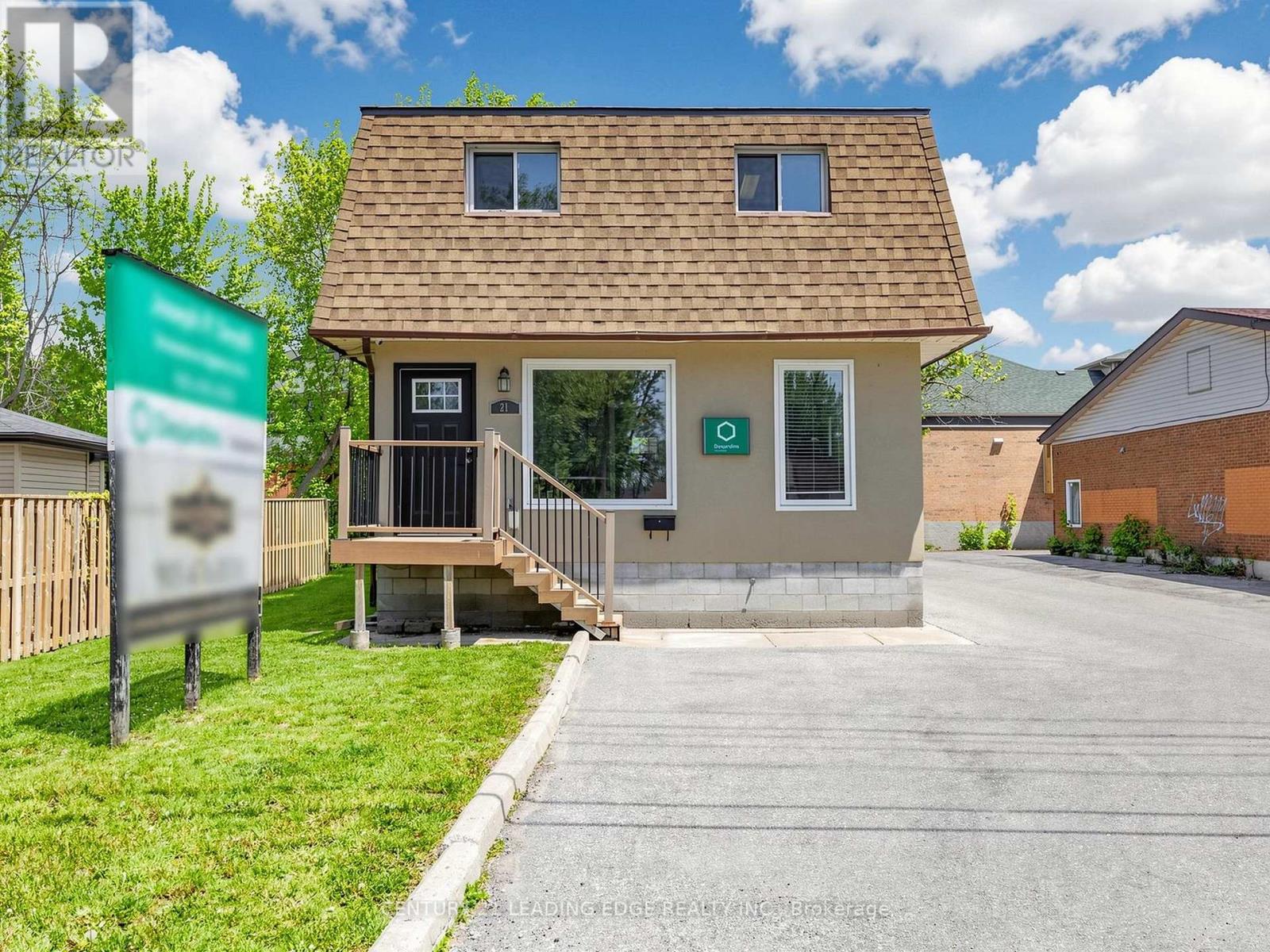 21 Metro Road S, Georgina, Ontario  L4P 1V7 - Photo 2 - N13222996