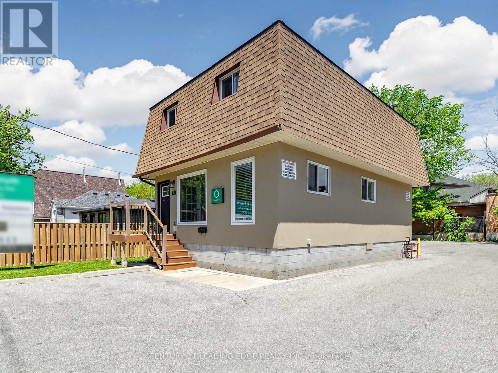21 Metro Road S, Georgina, Ontario  L4P 1V7 - Photo 3 - N13222996