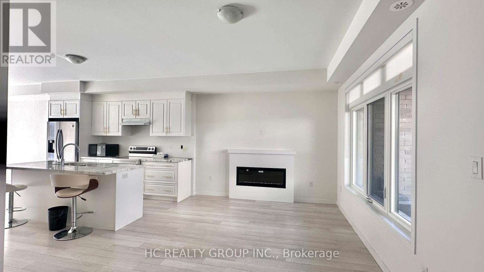 59 Seacoasts Circle, Vaughan, Ontario  L6A 5B8 - Photo 3 - N13223000