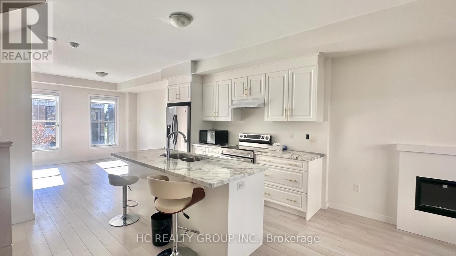 59 Seacoasts Circle, Vaughan, Ontario  L6A 5B8 - Photo 4 - N13223000