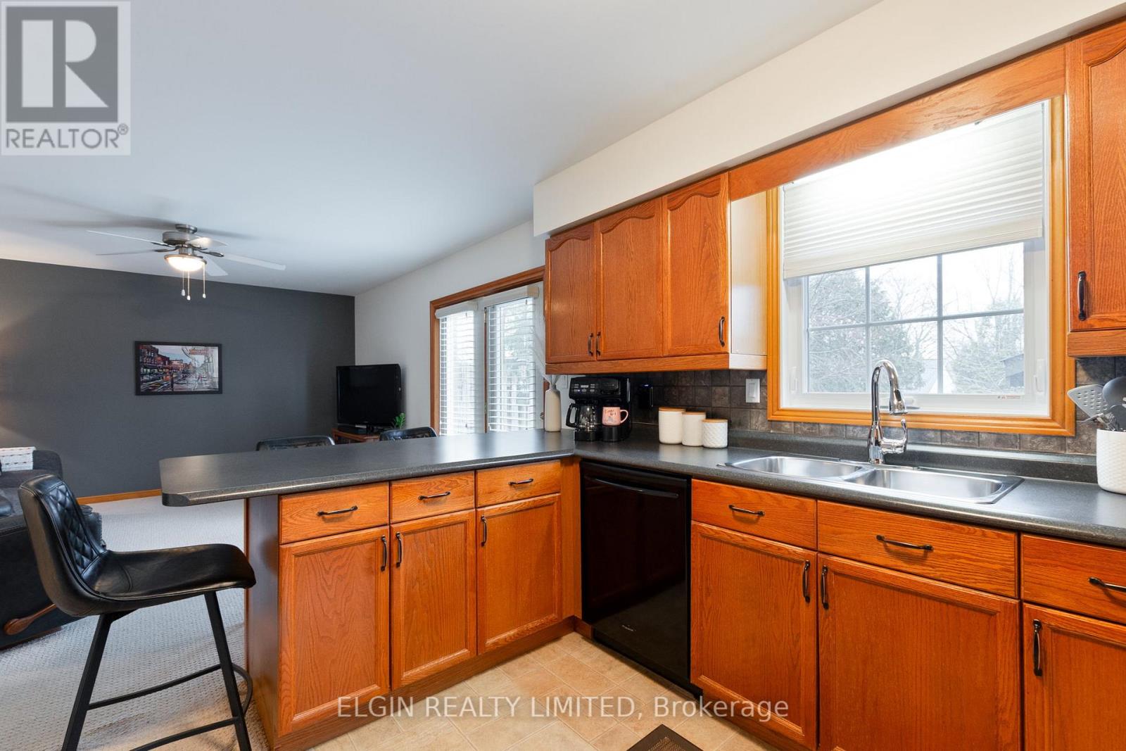 29 Trevithick Terrace, St. Thomas, Ontario  N5R 5Y6 - Photo 8 - X12912232