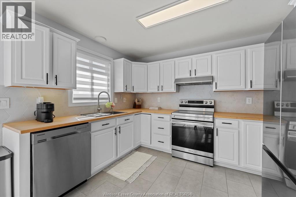 430 Woodridge Drive, Tecumseh, Ontario  N8N 4V5 - Photo 14 - 26012684