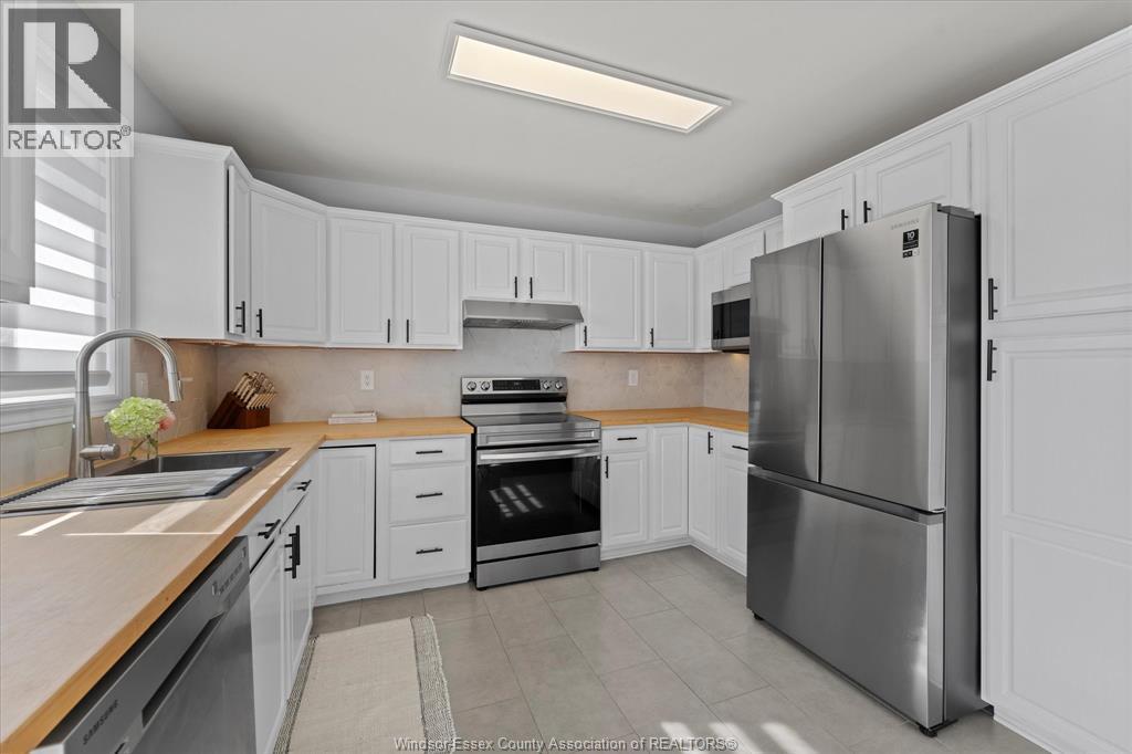 430 Woodridge Drive, Tecumseh, Ontario  N8N 4V5 - Photo 15 - 26012684