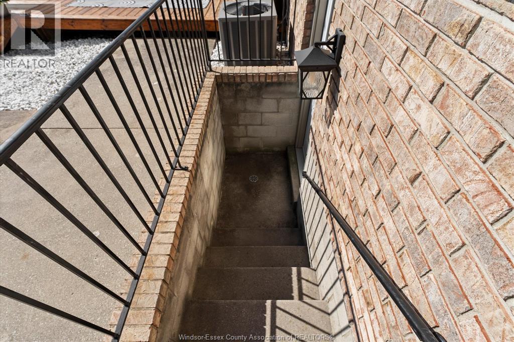 430 Woodridge Drive, Tecumseh, Ontario  N8N 4V5 - Photo 35 - 26012684