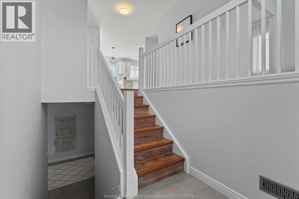 430 Woodridge Drive, Tecumseh, Ontario  N8N 4V5 - Photo 5 - 26012684