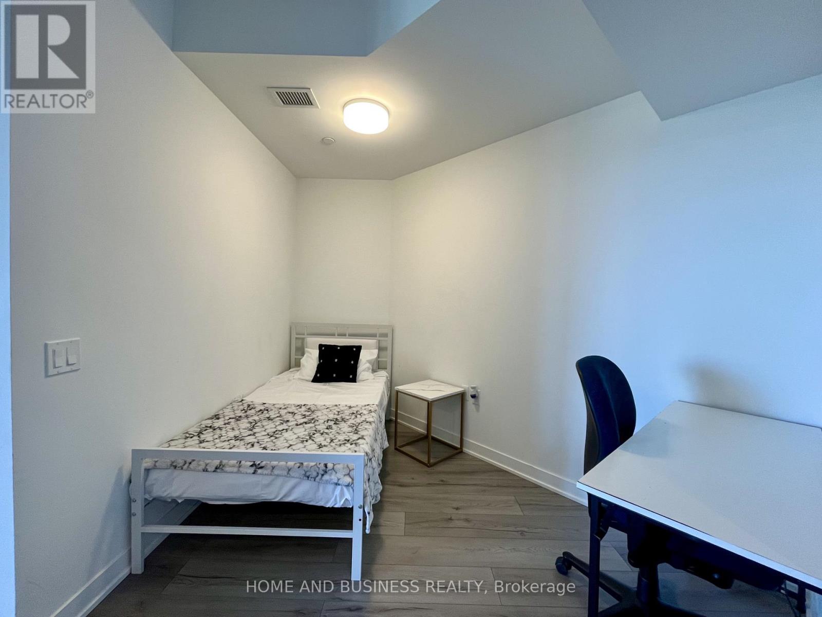 816 - 395 Dundas Street W, Oakville, Ontario  L6M 5R8 - Photo 7 - W13222956