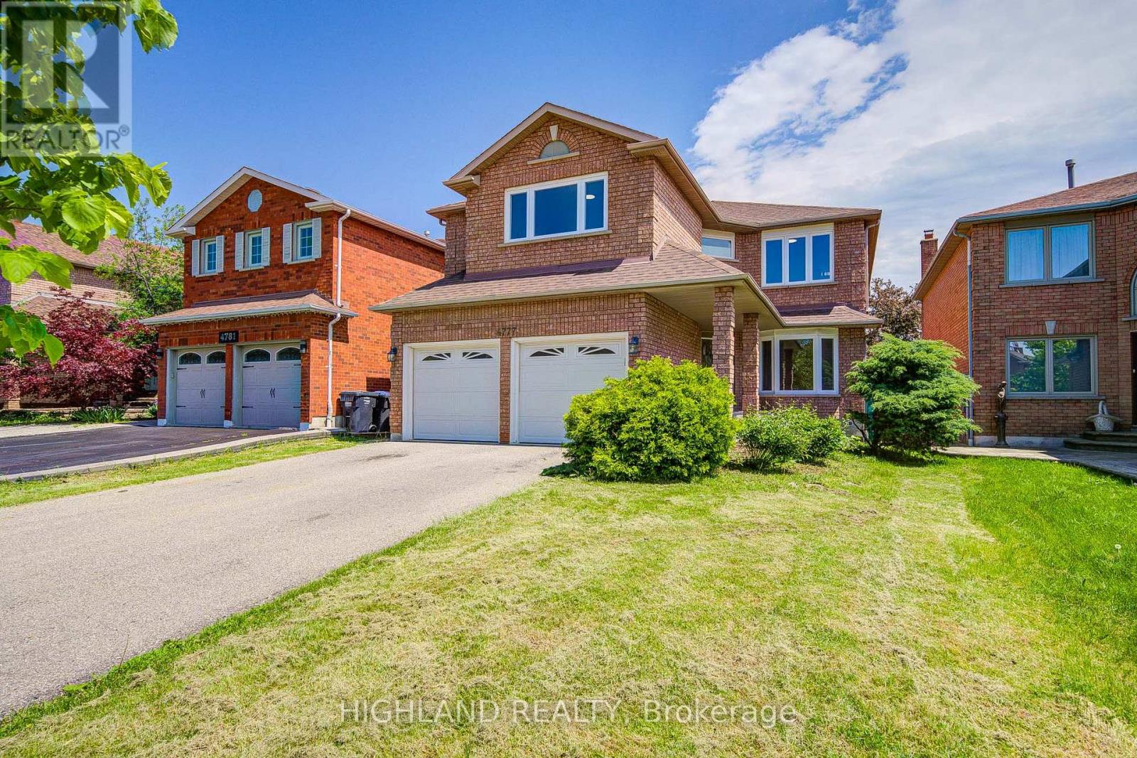 4777 Crystal Rose Drive, Mississauga, Ontario  L5V 1G9 - Photo 2 - W13223032
