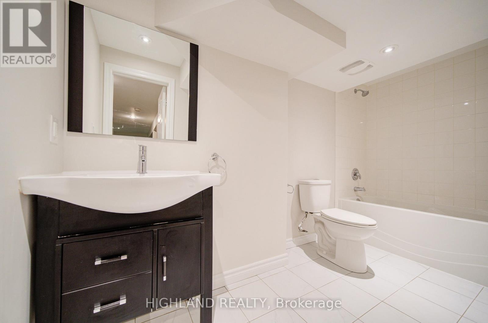 4777 Crystal Rose Drive, Mississauga, Ontario  L5V 1G9 - Photo 29 - W13223032