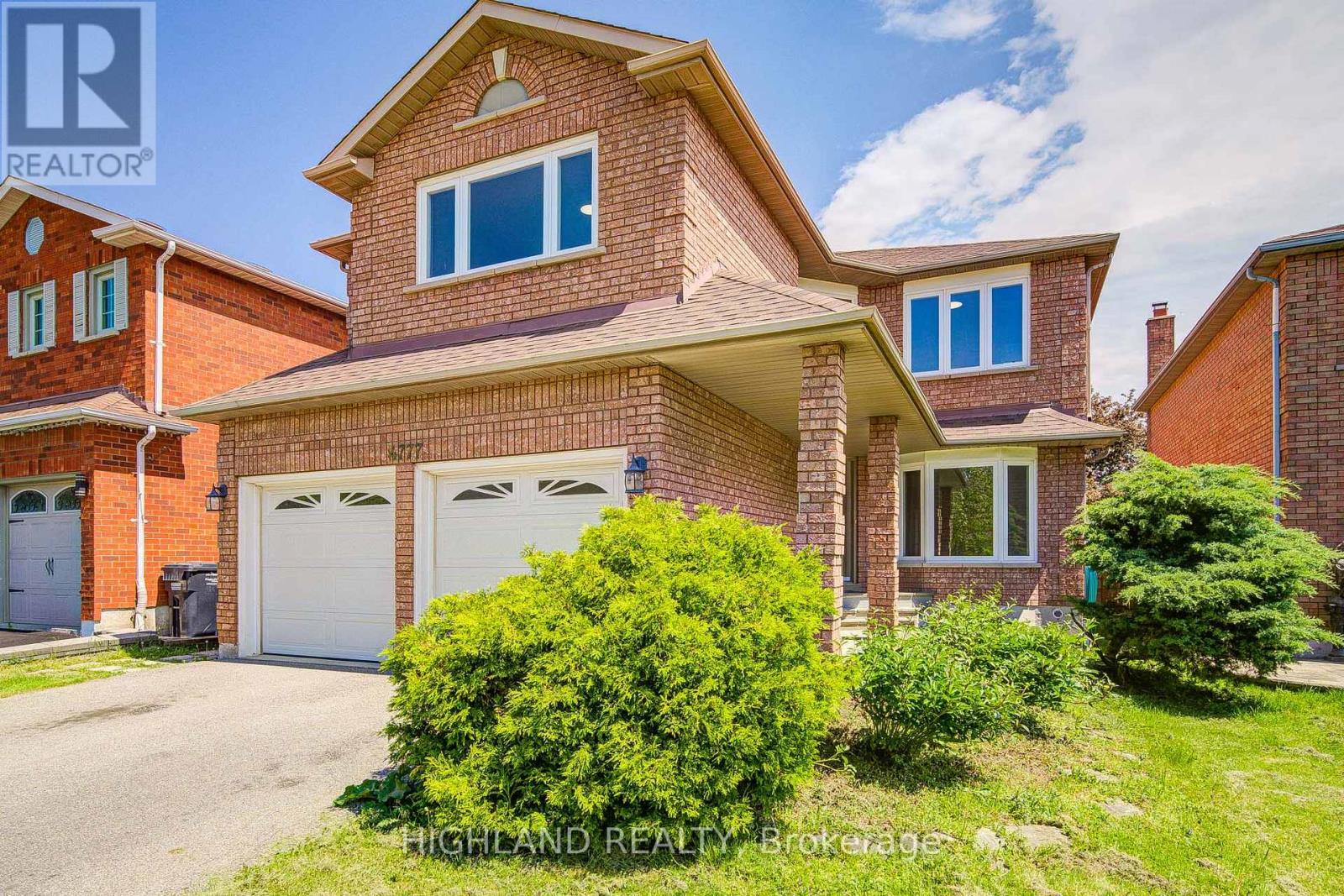 4777 Crystal Rose Drive, Mississauga, Ontario  L5V 1G9 - Photo 3 - W13223032