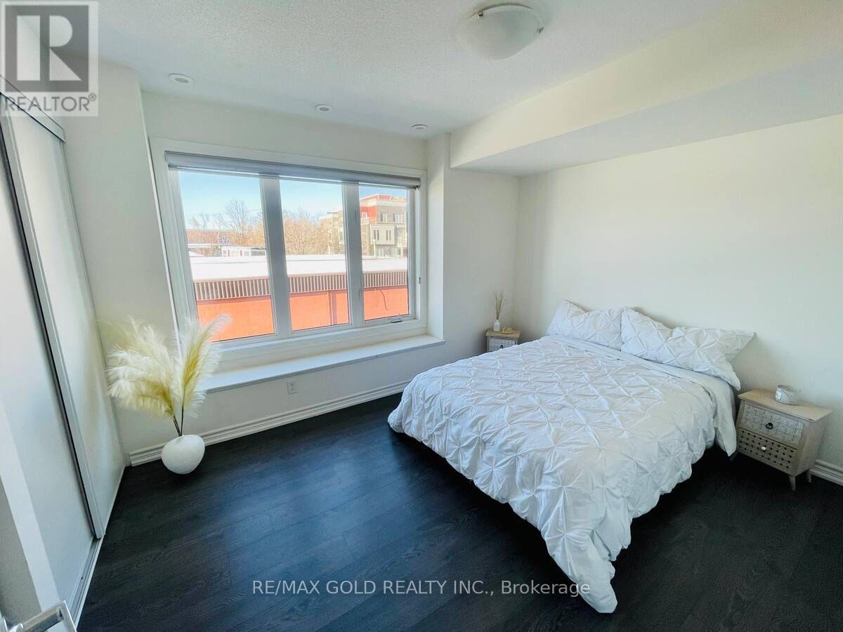 3 - 80 Eastwood Park Gardens, Toronto, Ontario  M8W 0B2 - Photo 12 - W13223054