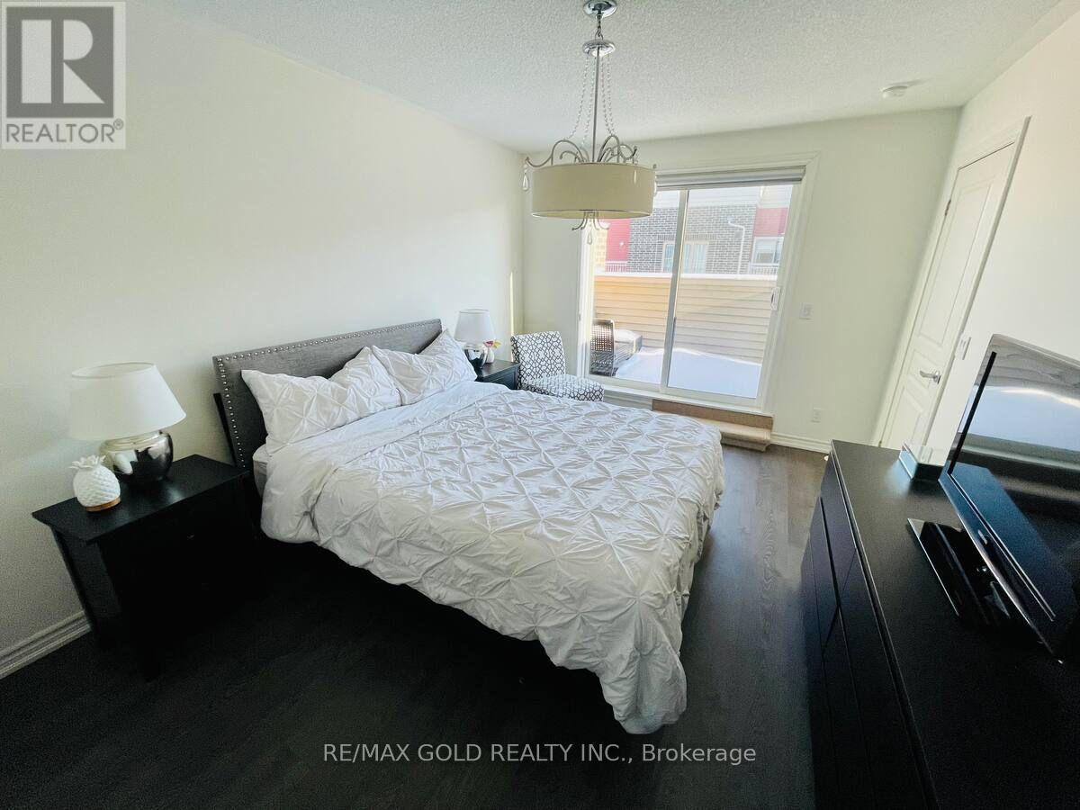 3 - 80 Eastwood Park Gardens, Toronto, Ontario  M8W 0B2 - Photo 14 - W13223054