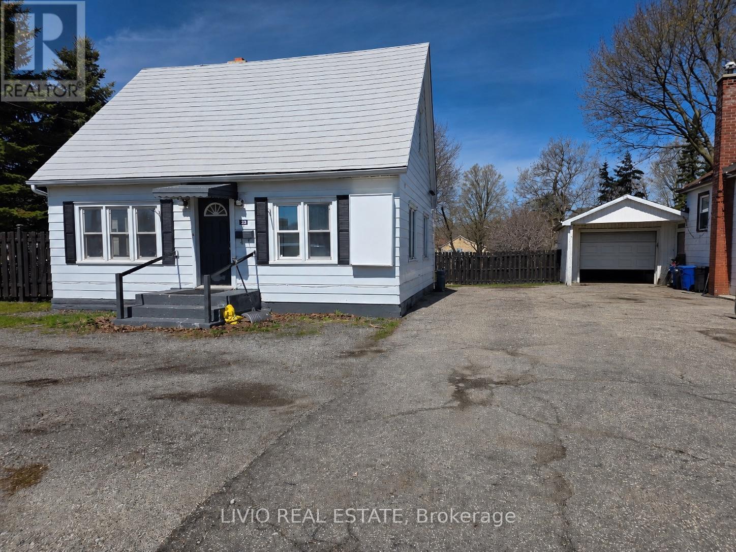 323 QUEEN STREET E, Halton Hills, Ontario