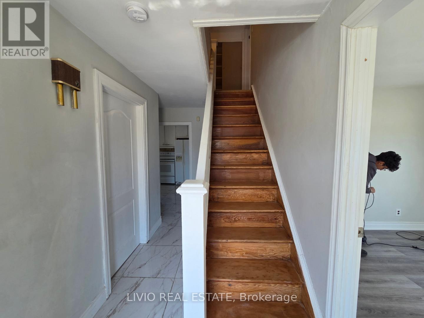 323 Queen Street E, Halton Hills, Ontario  L7J 1R1 - Photo 4 - W13223058