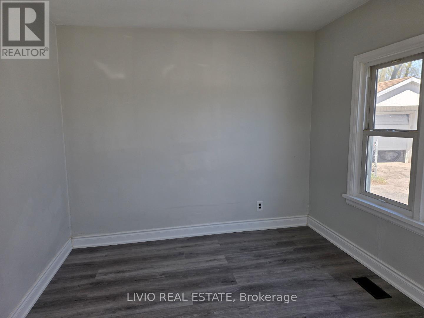 323 Queen Street E, Halton Hills, Ontario  L7J 1R1 - Photo 5 - W13223058