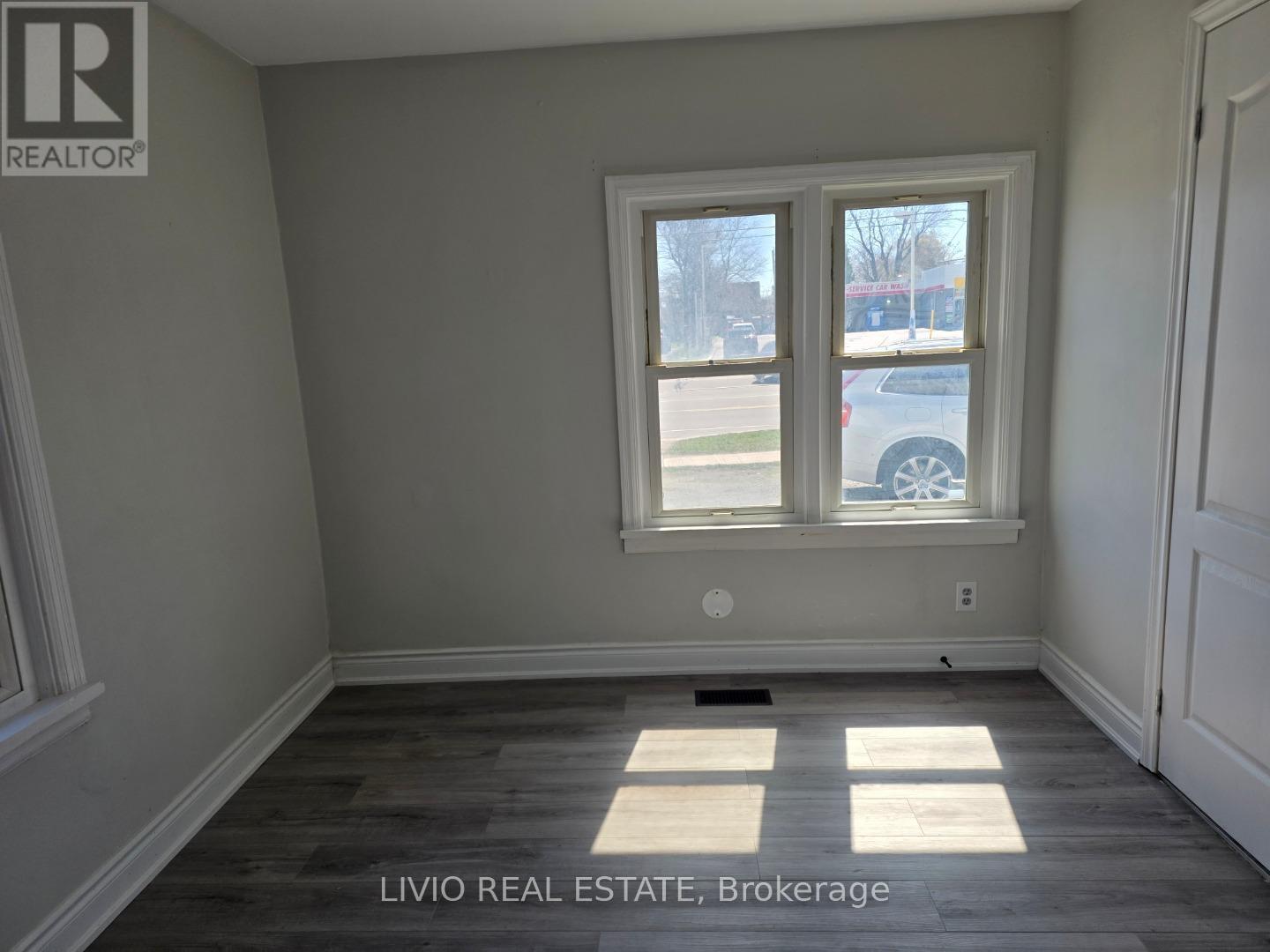 323 Queen Street E, Halton Hills, Ontario  L7J 1R1 - Photo 6 - W13223058