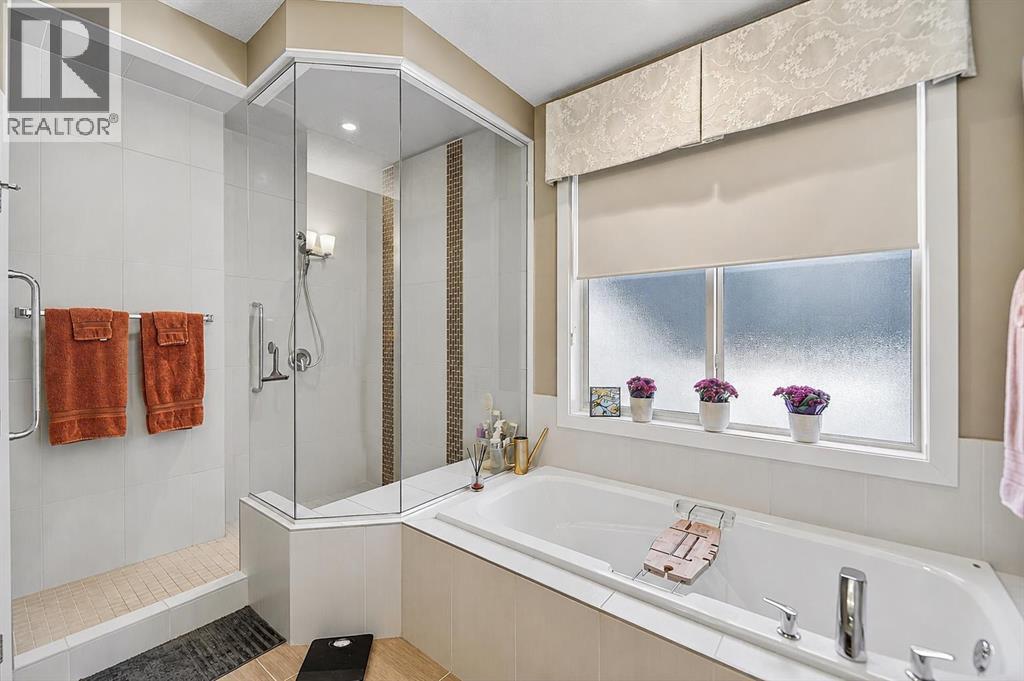 43 Cortina Villas Sw, Calgary, Alberta  T3H 0W8 - Photo 20 - A2312413