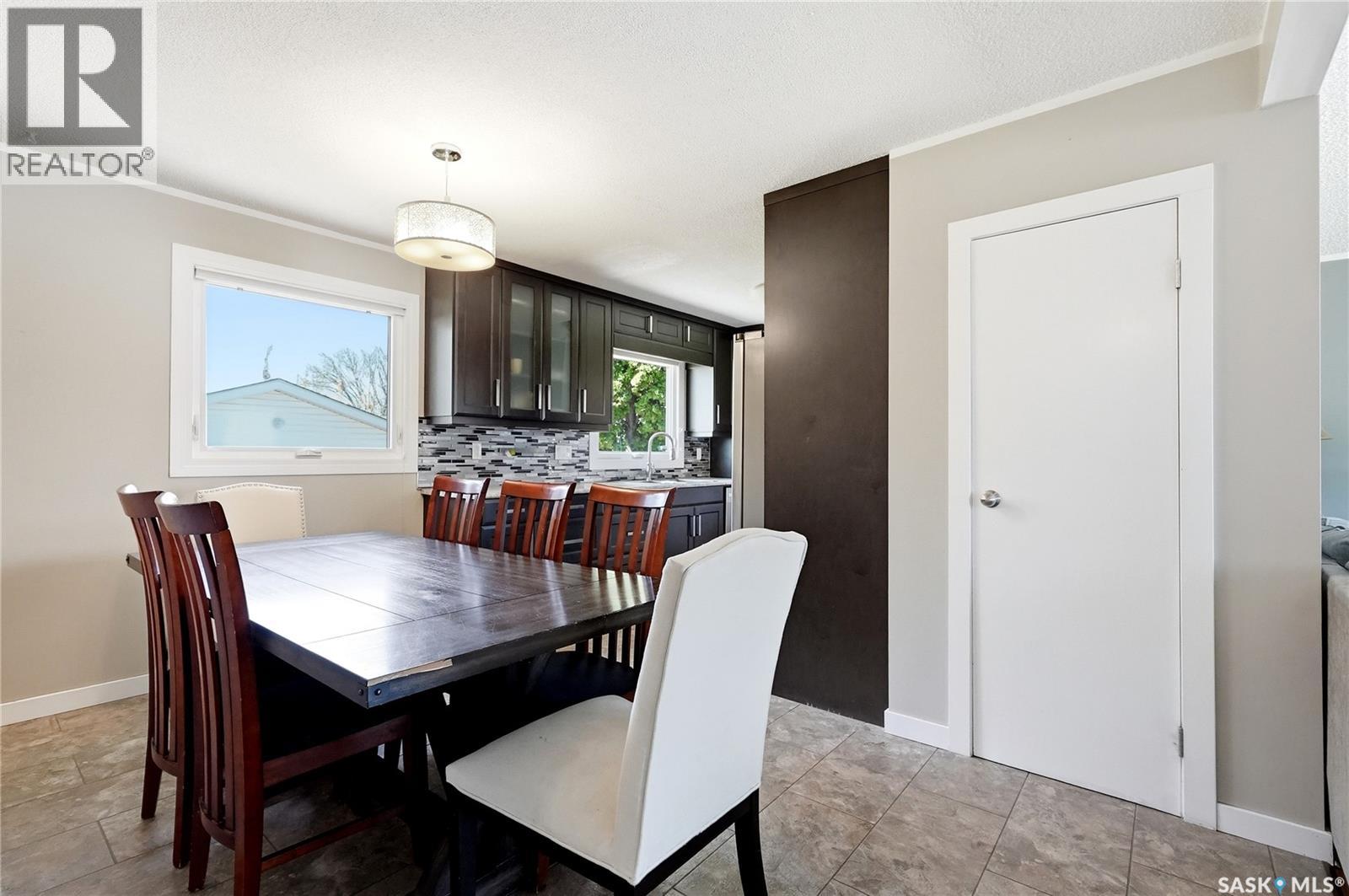532 East Place, Saskatoon, Saskatchewan  S7J 2Y8 - Photo 7 - SK037771