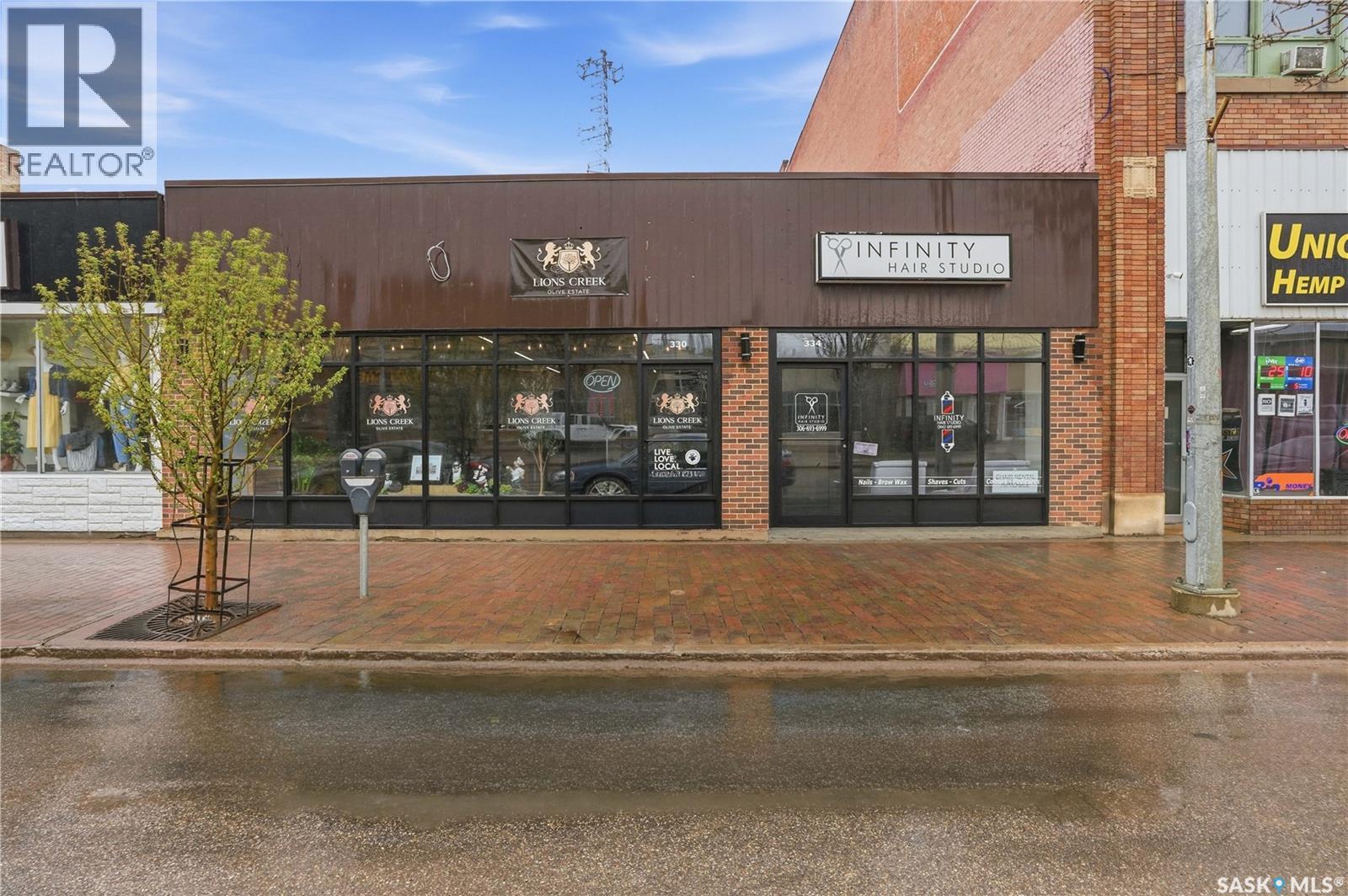 330 Main Street N, Moose Jaw, Saskatchewan  S6H 3J9 - Photo 1 - SK037693