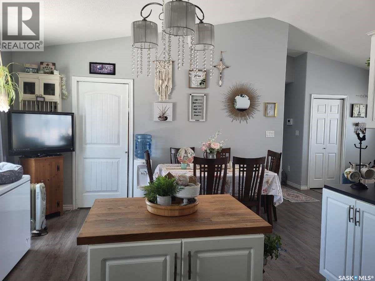 210 Douglas Place, Waseca, Saskatchewan  S0M 3A0 - Photo 9 - SK030451