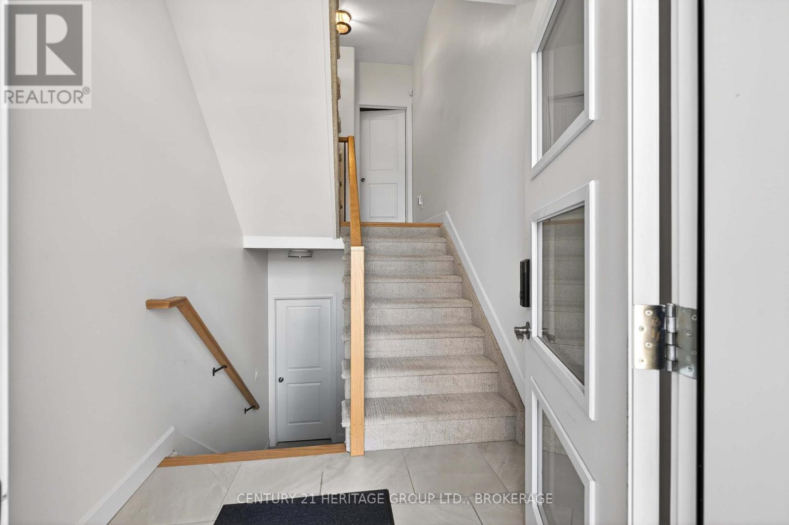 189 Superior Drive, Loyalist, Ontario  K7N 0E9 - Photo 5 - X13223358