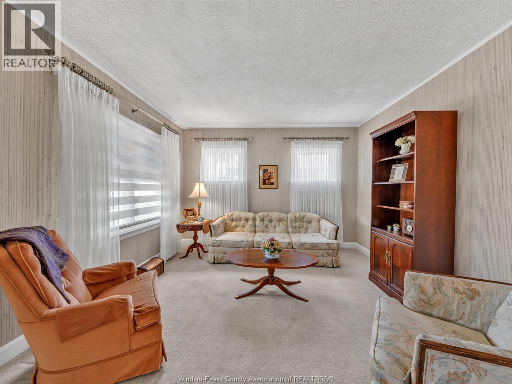 561 Elinor Street, Windsor, Ontario  N8P 1E3 - Photo 3 - 26012673