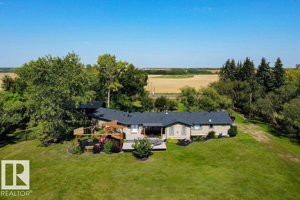 25421 Twp Road 554, Rural Sturgeon County, Alberta  T8R 2G7 - Photo 1 - E4469432
